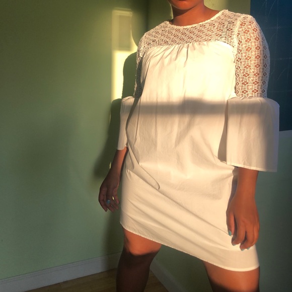 LACE WHITE BELL SLEEVE DRESS - Picture 4 of 5